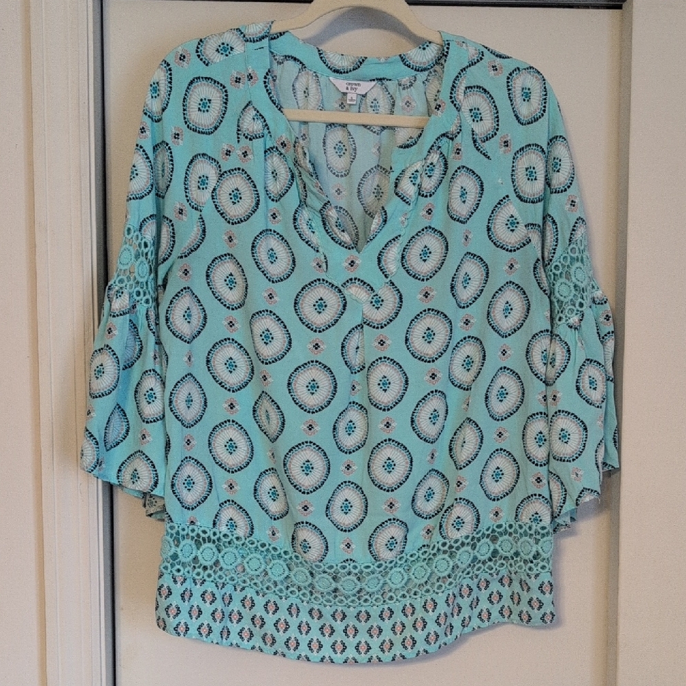 Crown & Ivy Size Large Teal Patterned 3/4 bell-style sleeves V-neck Blouse